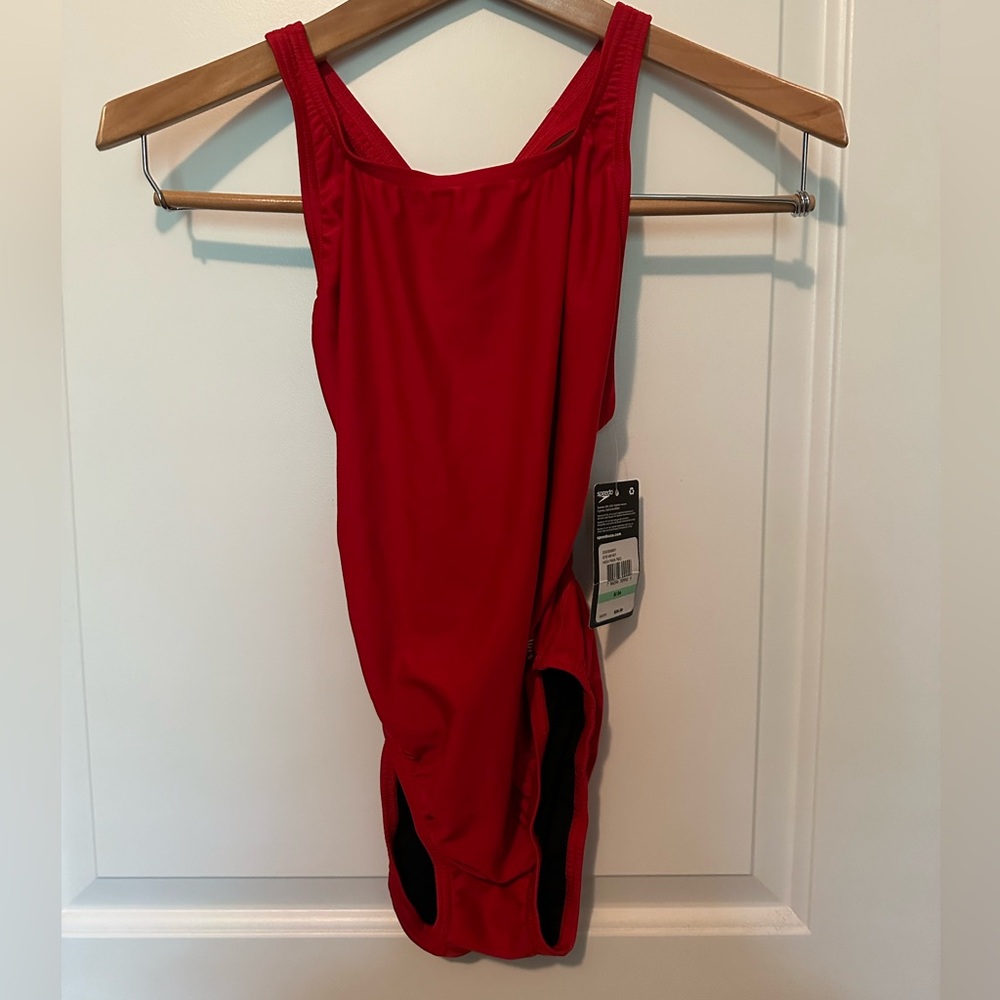 Speedo Pro LT size 8/34 NWT red